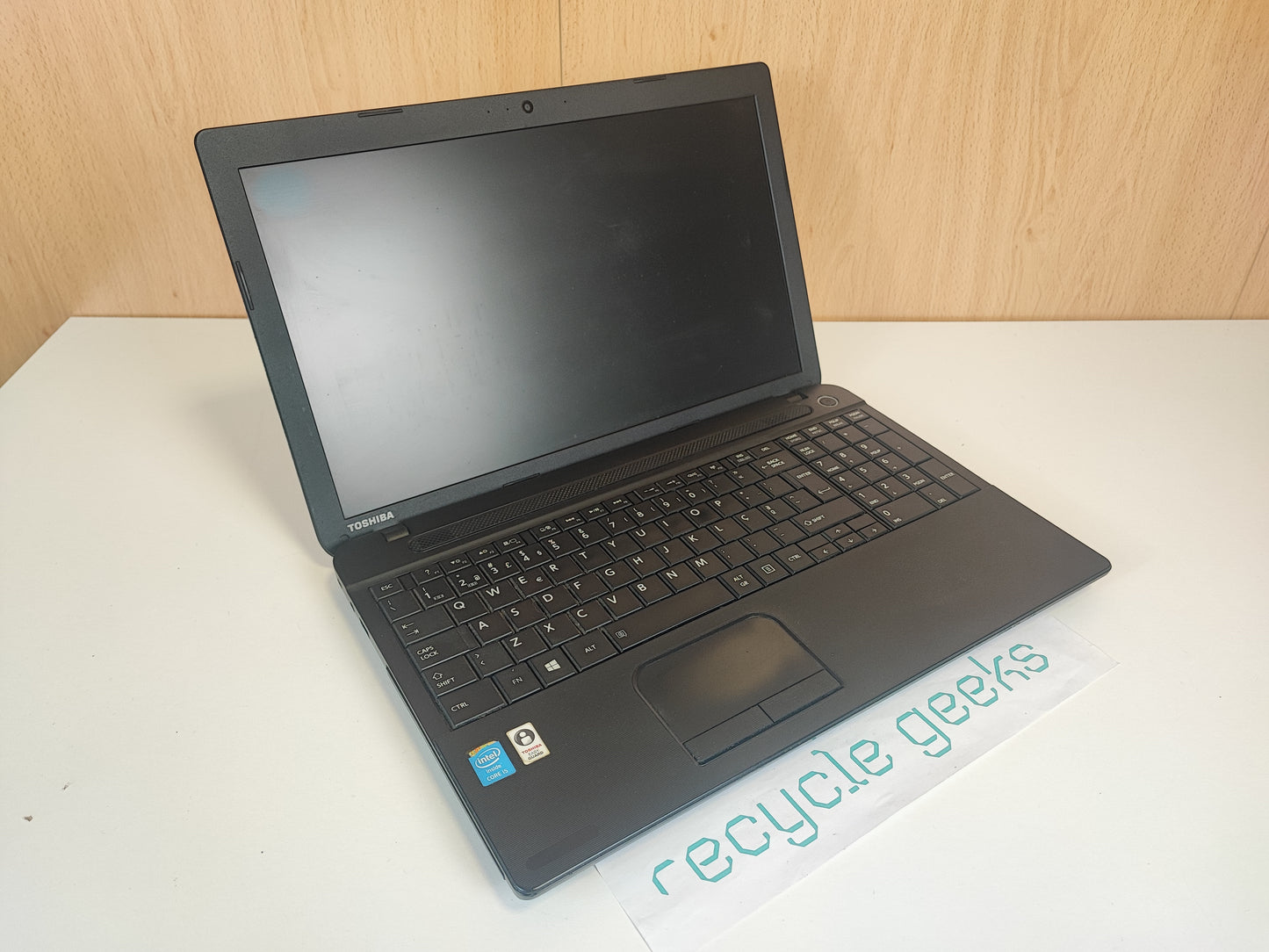 Portátil Toshiba Satellite Pro C50-A-1L6 I5 4TH GEN sem ram RAM DDR3 sem disco sem disco Teclado PT Portugal Estado: Razoável - C PARA PEÇAS