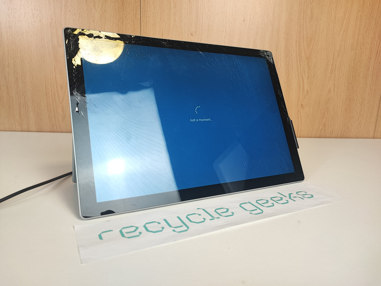 Surface 7 broken screen + dock