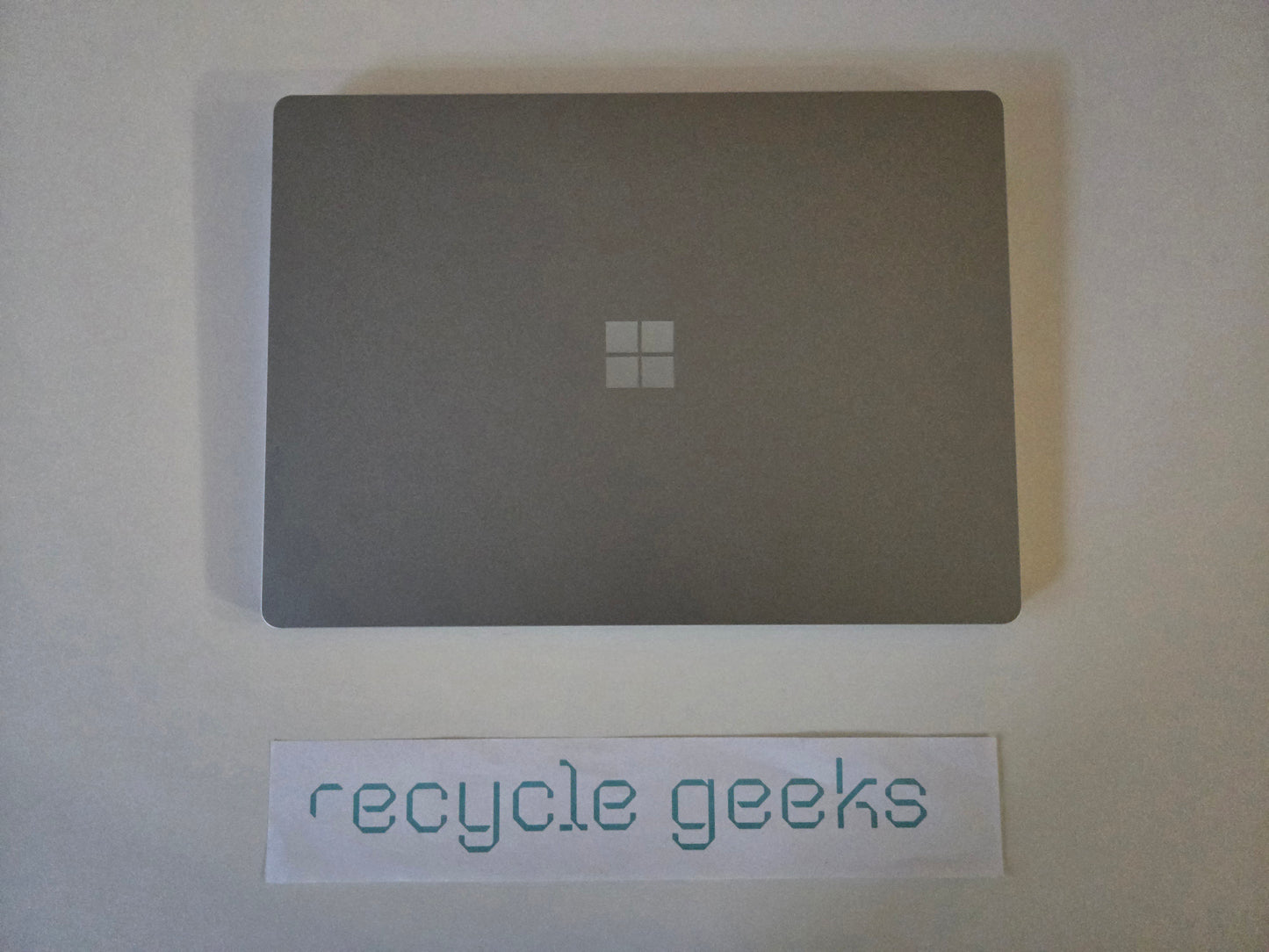 Microsoft Surface Laptop 3 13.5” i5-1035G7U 8GB Ram 256GB NVMe Win 11 Pro Cinzento | Estado: Excelente