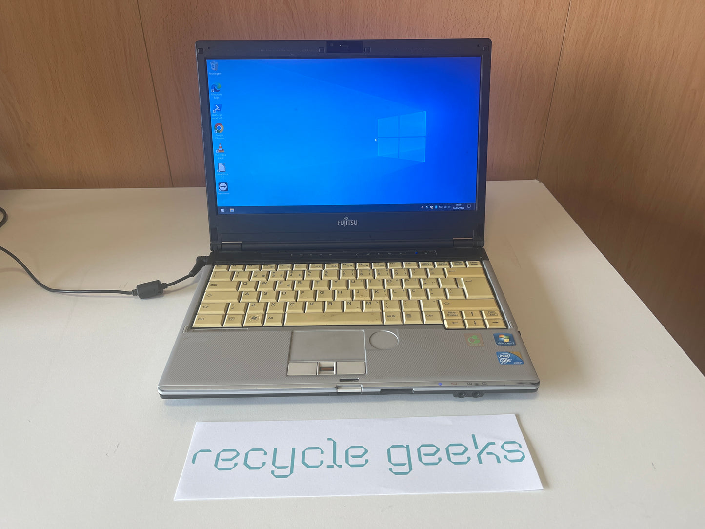 Fujitsu LIFEBOOK S760 i7-620M Notebook (13.3") 4 GB DDR3 256GB SSD | Condition: Very Good