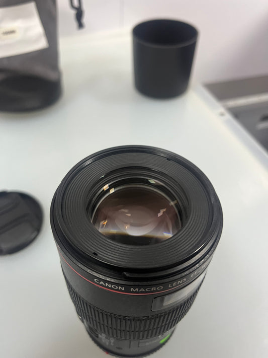 Canon EF 100mm f/2.8L Macro IS USM Estado: Excelente