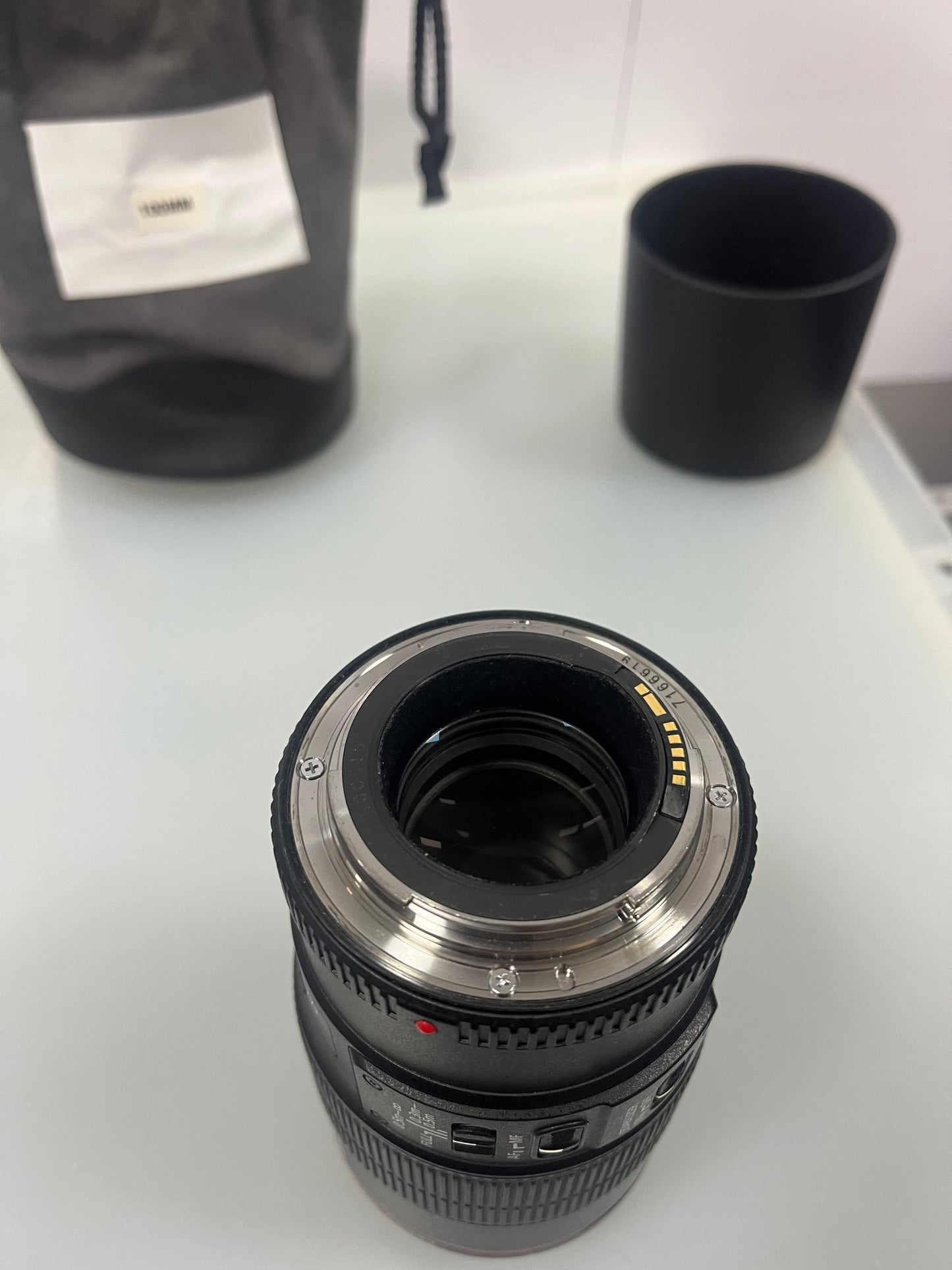 Canon EF 100mm f/2.8L Macro IS USM Estado: Excelente
