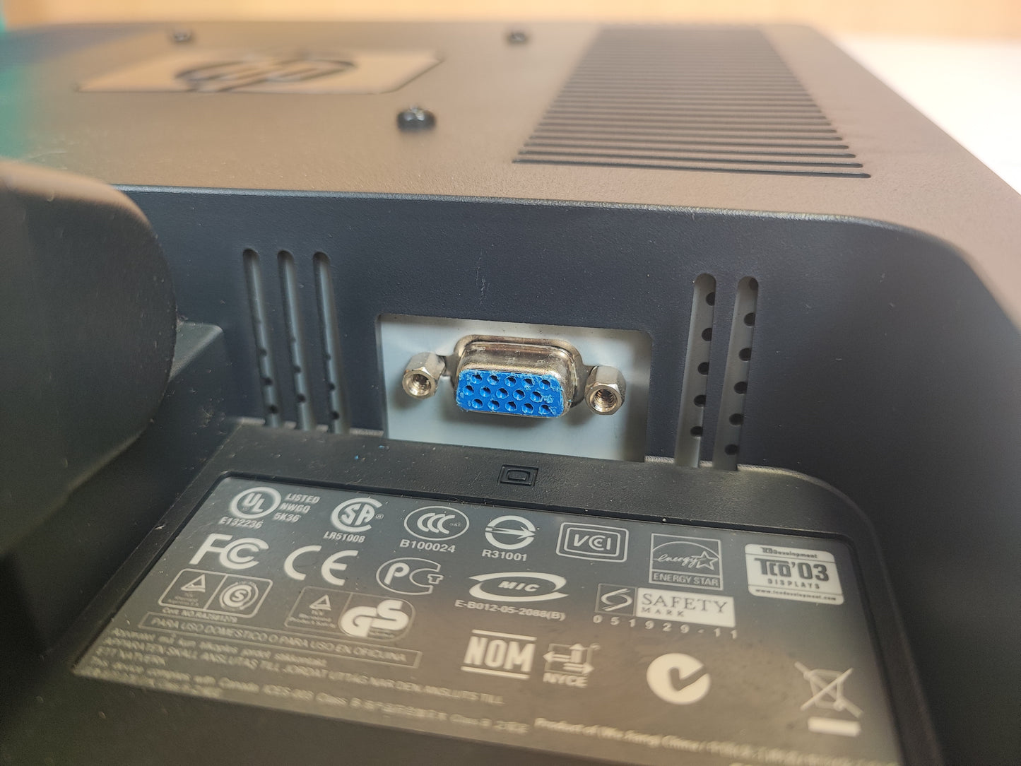 Monitor HP L1706 17'' VGA Estado: Muito Bom - B