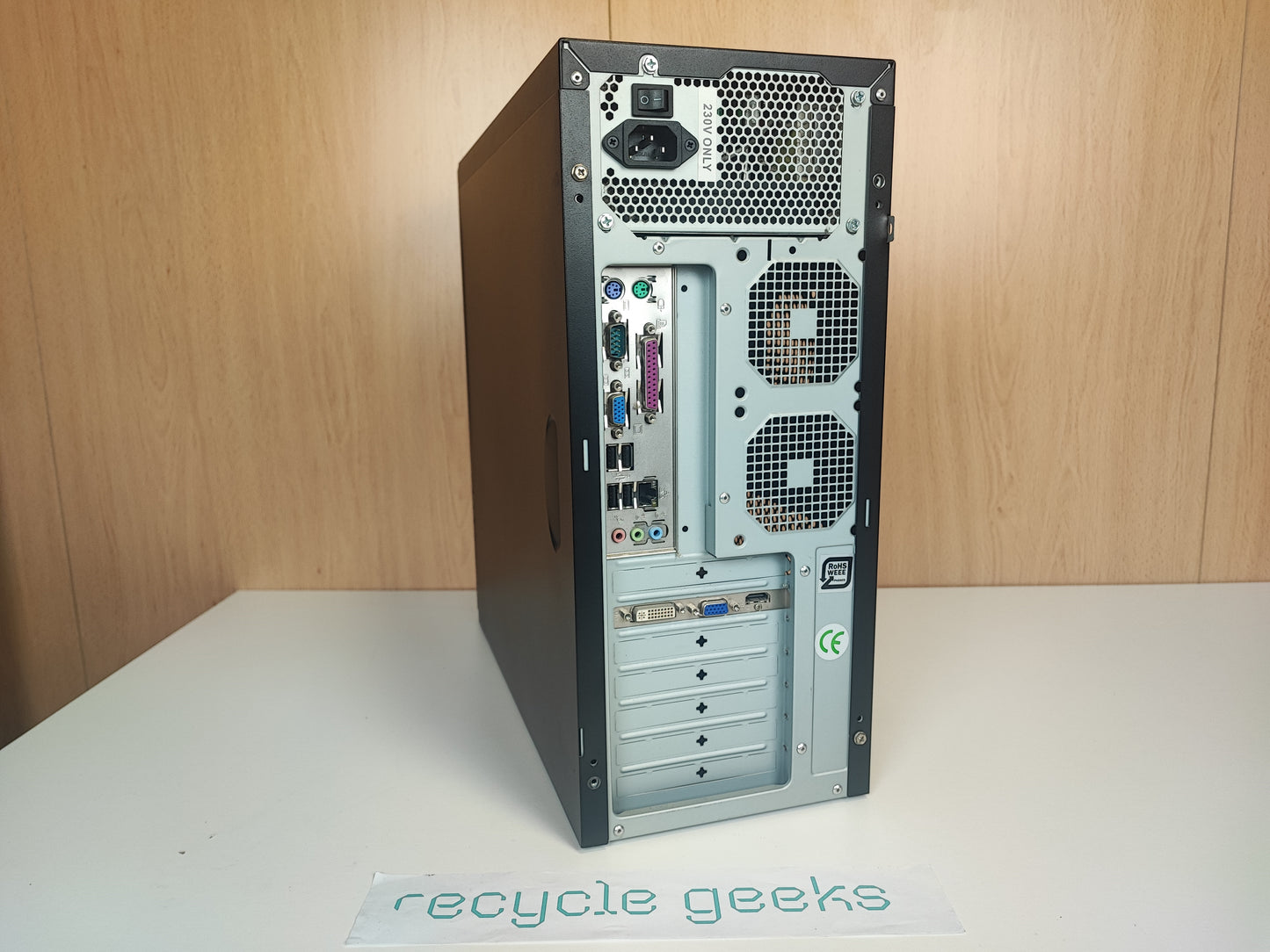 Custom Desktop Computer (Unbranded) Intel Core 2 Duo E7400 4GB RAM DDR2 80GB HDD Linux Mint Condition: Very Good - B