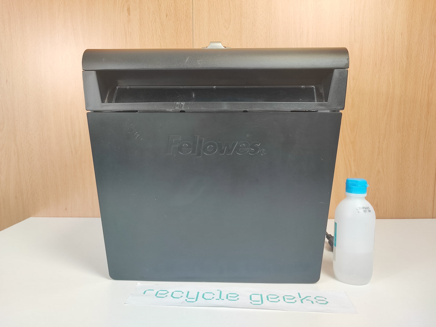 Destruidora de papel Fellowes P48C Estado: Muito Bom - B