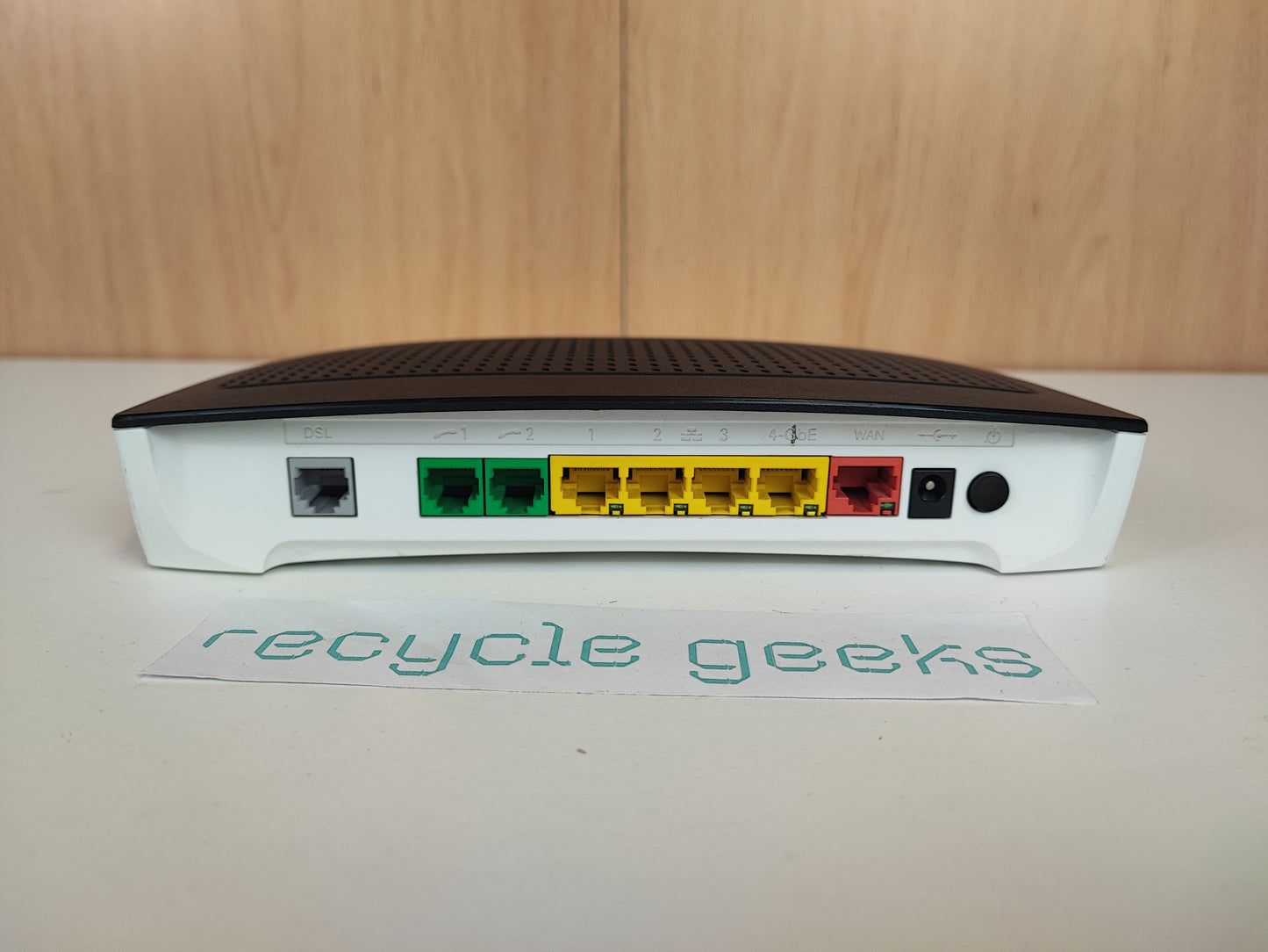 Redes e Routers Technicolor TG784n v3 Estado: Excelente - A
