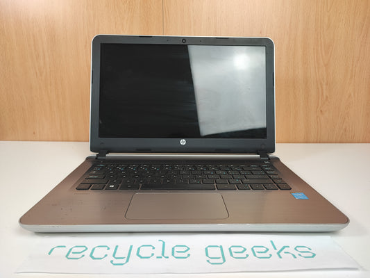 Portátil HP Pavilion 14-ab054ca i5-5200U 8GB DDR3 240GB SSD Win 10 Estado: Muito Bom - B