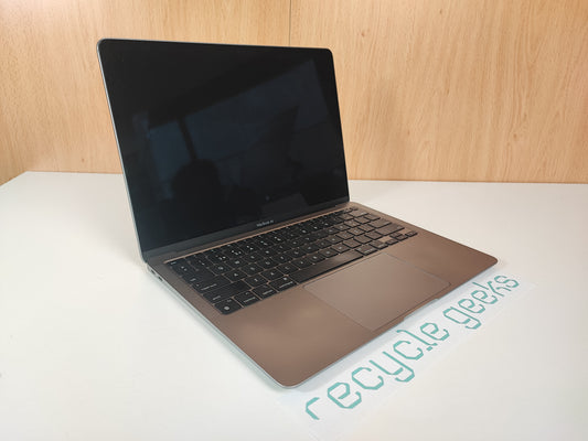 Apple MacBook Air 2020 13.3 "M1 8GB Ram 256 GB SSD 7-Core GPU Silver PT