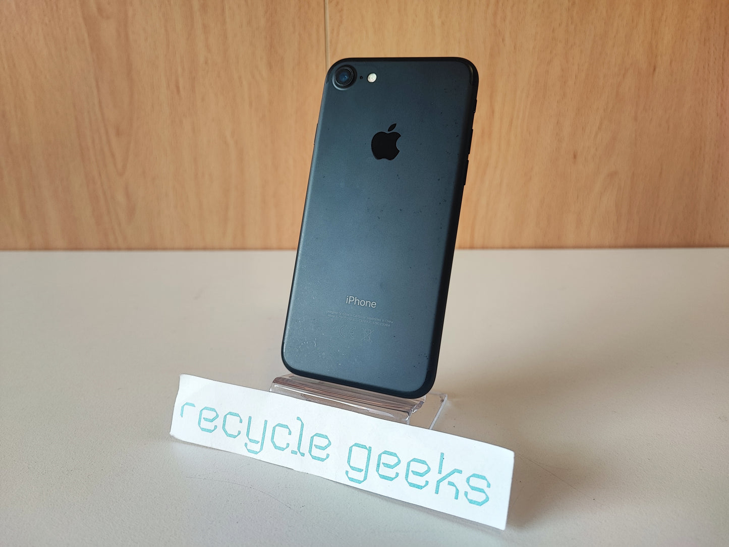 Telemóvel Apple iPhone 7 Black MN8X2QL/A A1778 32GB Estado: Excelente - A