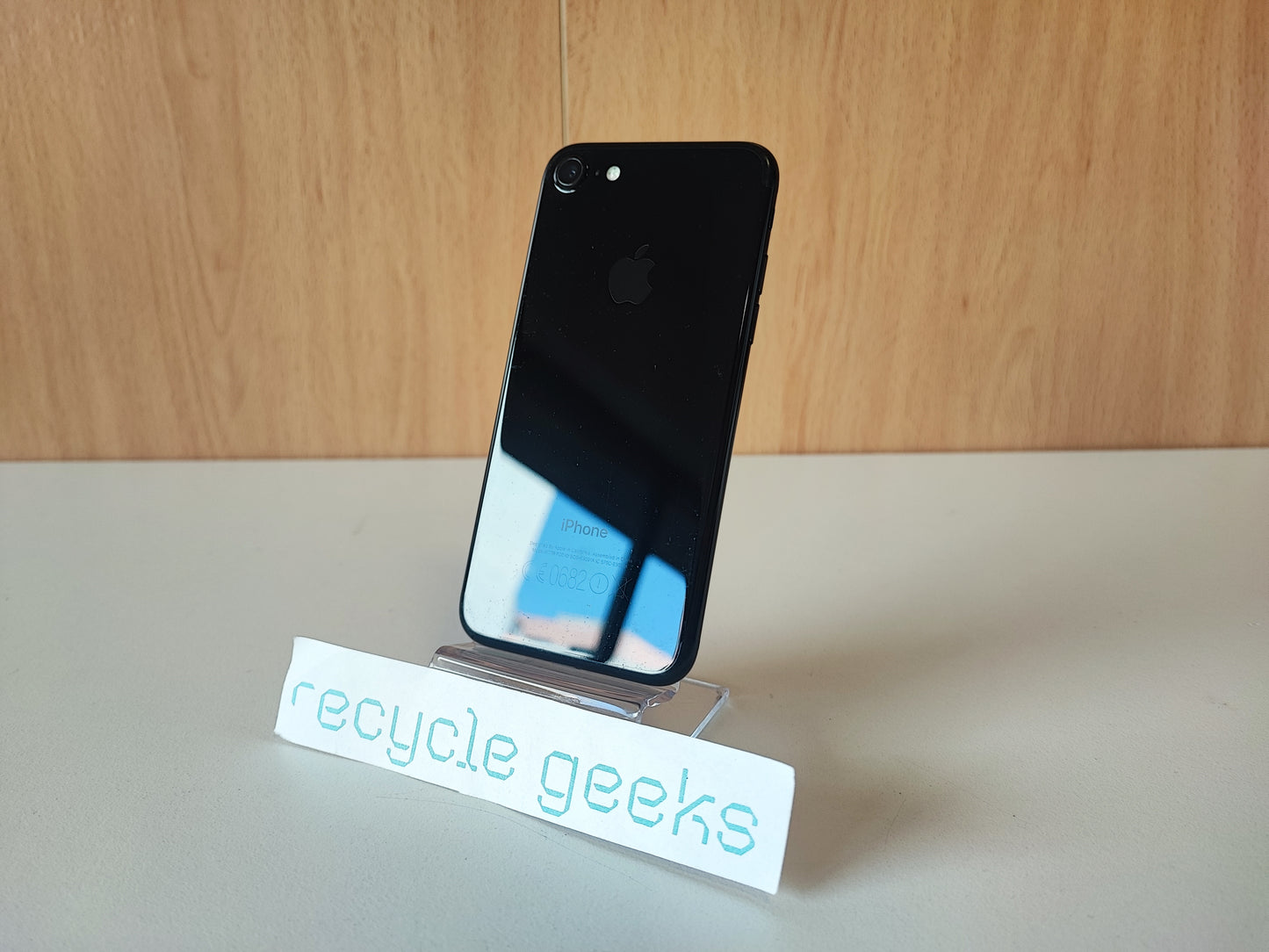 Telemóvel Apple iPhone 7 Jet Black MQTX2QL/A A1778 32GB Estado: Muito Bom - B