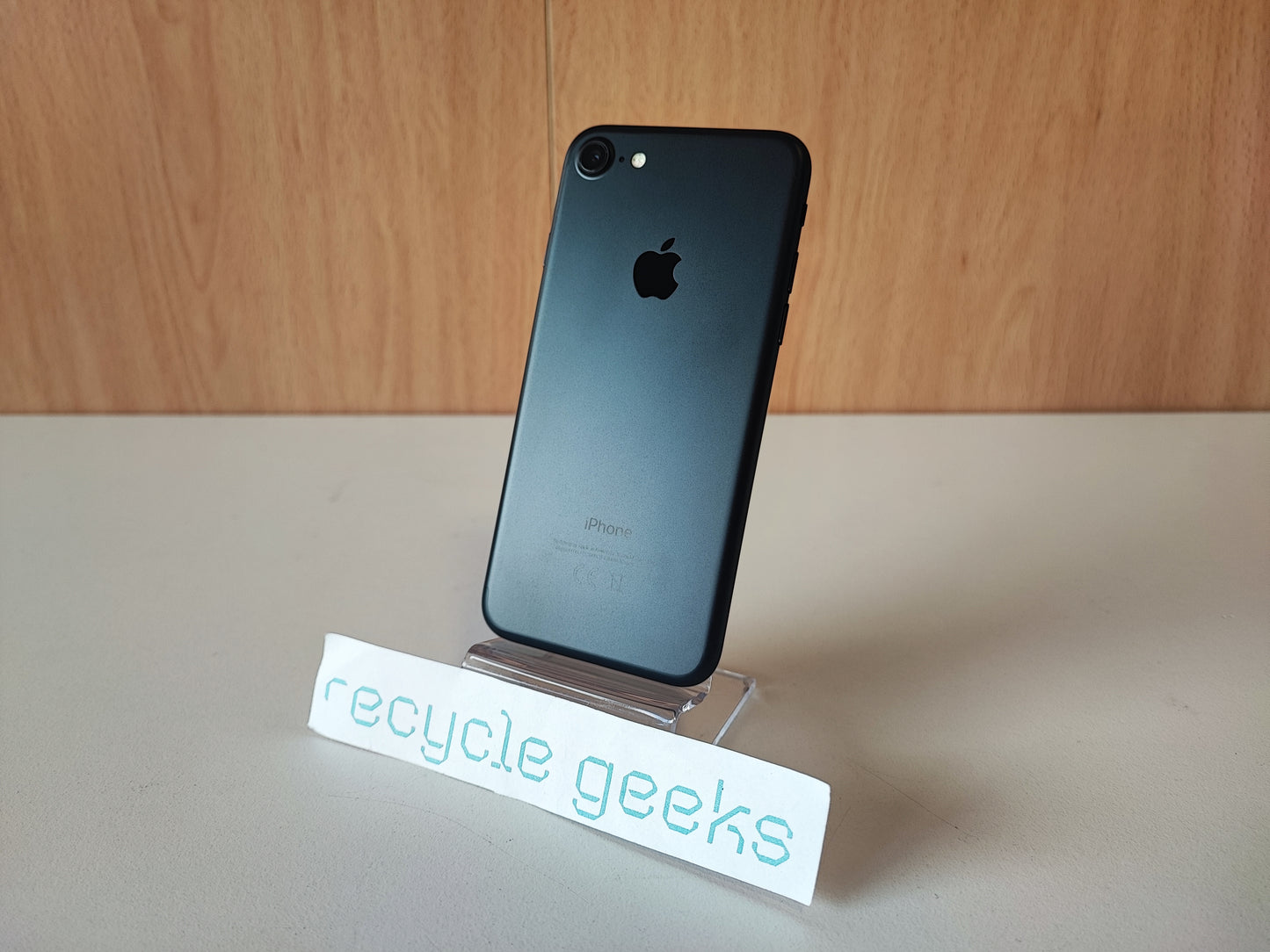 Telemóvel Apple iPhone 7 Black MN8X2QL/A A1778 32GB Estado: Excelente - A