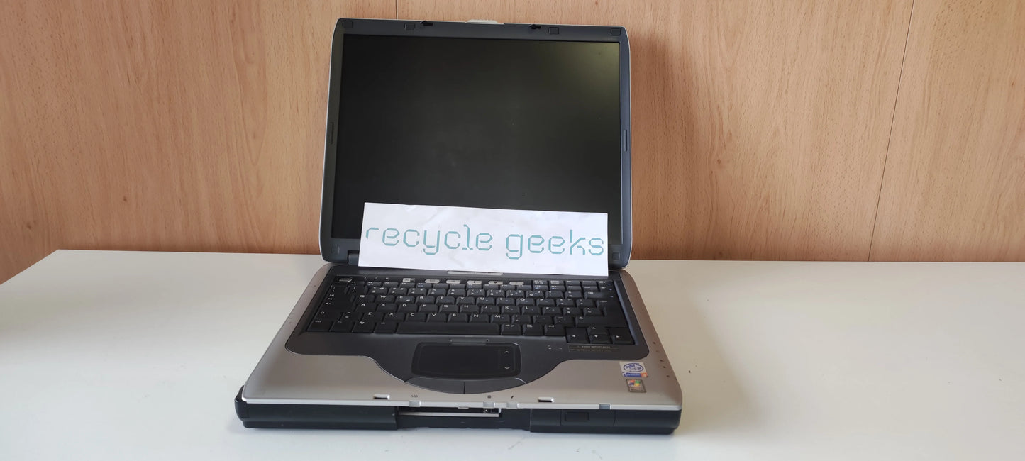 HP compaq nx9010 P4 2,8-GHz 2 x 256 Mb/40 Gb 15-inch TFT XGA
dvd/cd-rw ATI M Radeon modem WXP Pro 38.1 cm (15") 0.5 GB
DDR-SDRAM AMD Radeon IGP 345M