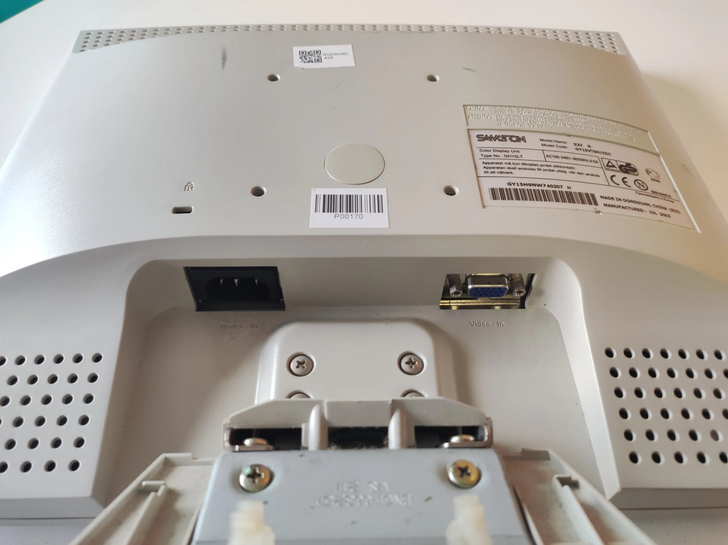 Samtron 52V Monitor R Condition: Regular - C