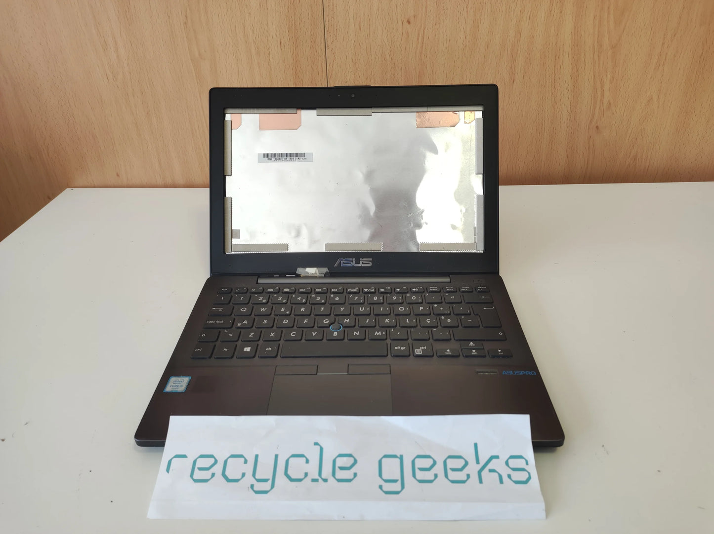 Portátil Asus B8230U i5-6200U Teclado PT Portugal Estado: Para peças - F