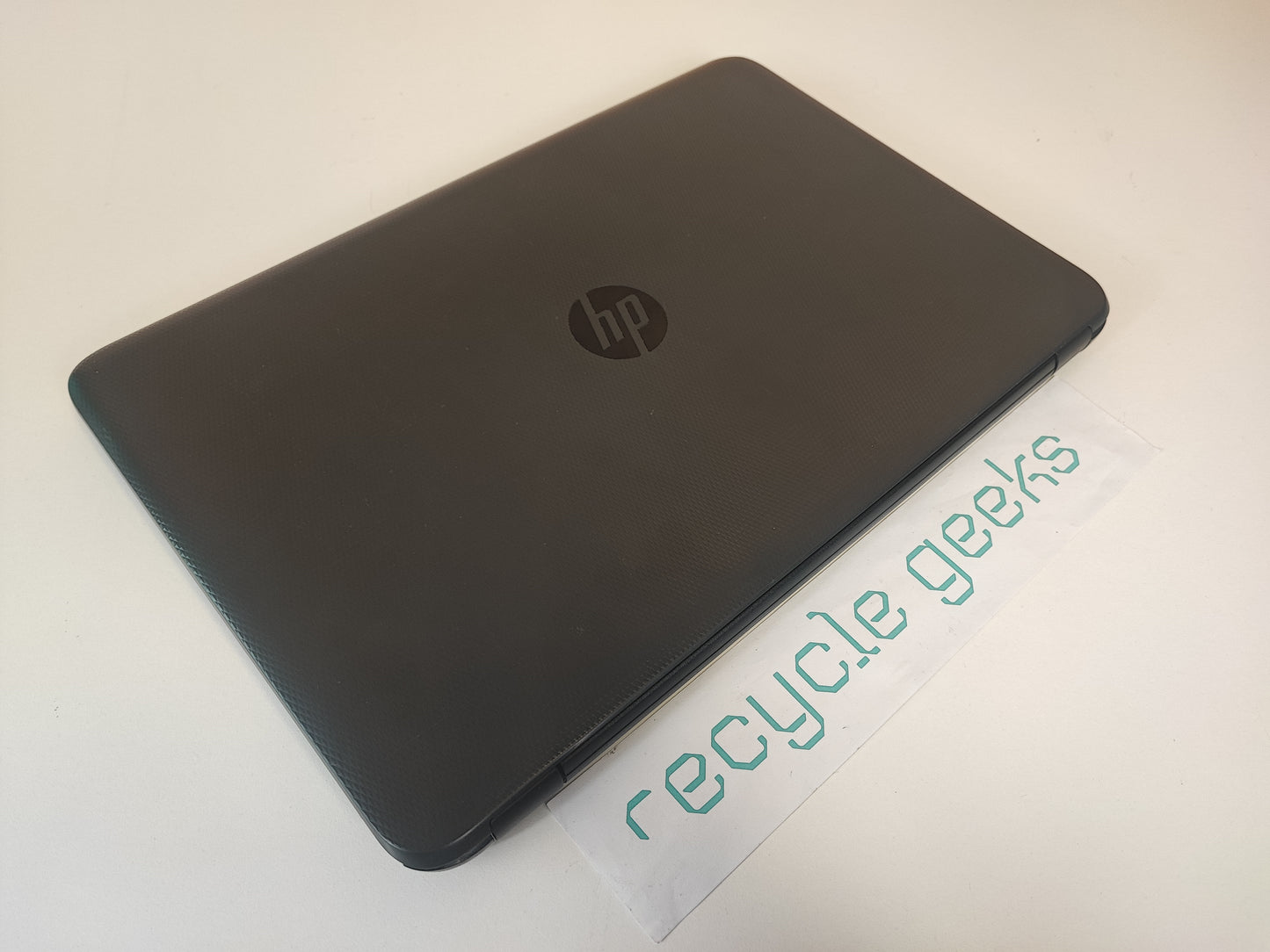 HP 250 G4 Notebook, Intel Core i3-5005U, 4GB DDR3 RAM, 240GB SATA SSD, Portuguese (Portugal) Keyboard, Windows 10 | Used, Condition: Very Good - B