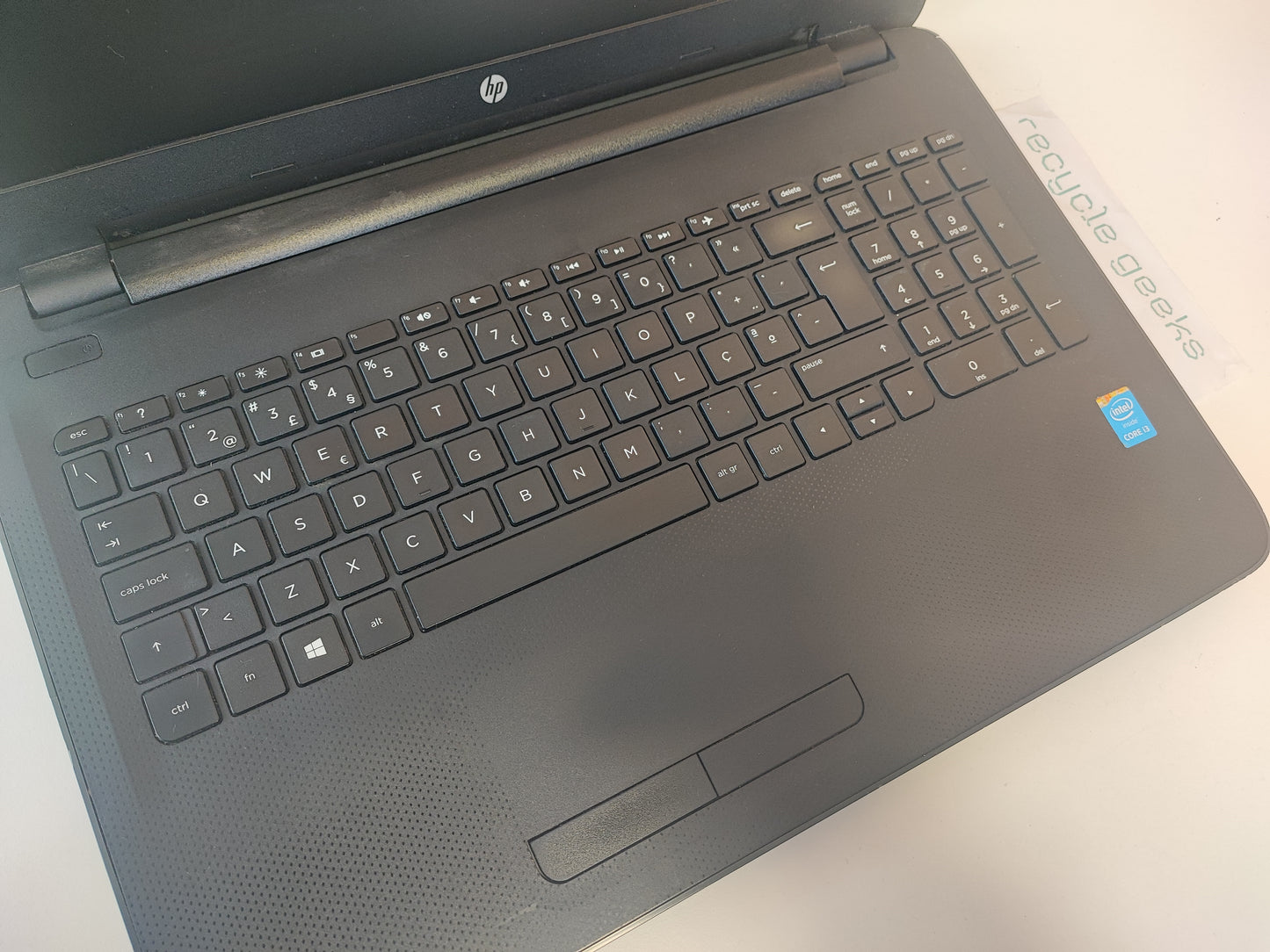 HP 250 G4 Notebook, Intel Core i3-5005U, 4GB DDR3 RAM, 240GB SATA SSD, Portuguese (Portugal) Keyboard, Windows 10 | Used, Condition: Very Good - B
