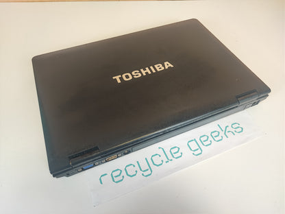 Portátil Toshiba Tecra A11-1D9 i5 1st gen Estado: Razoável - C PARA PEÇAS