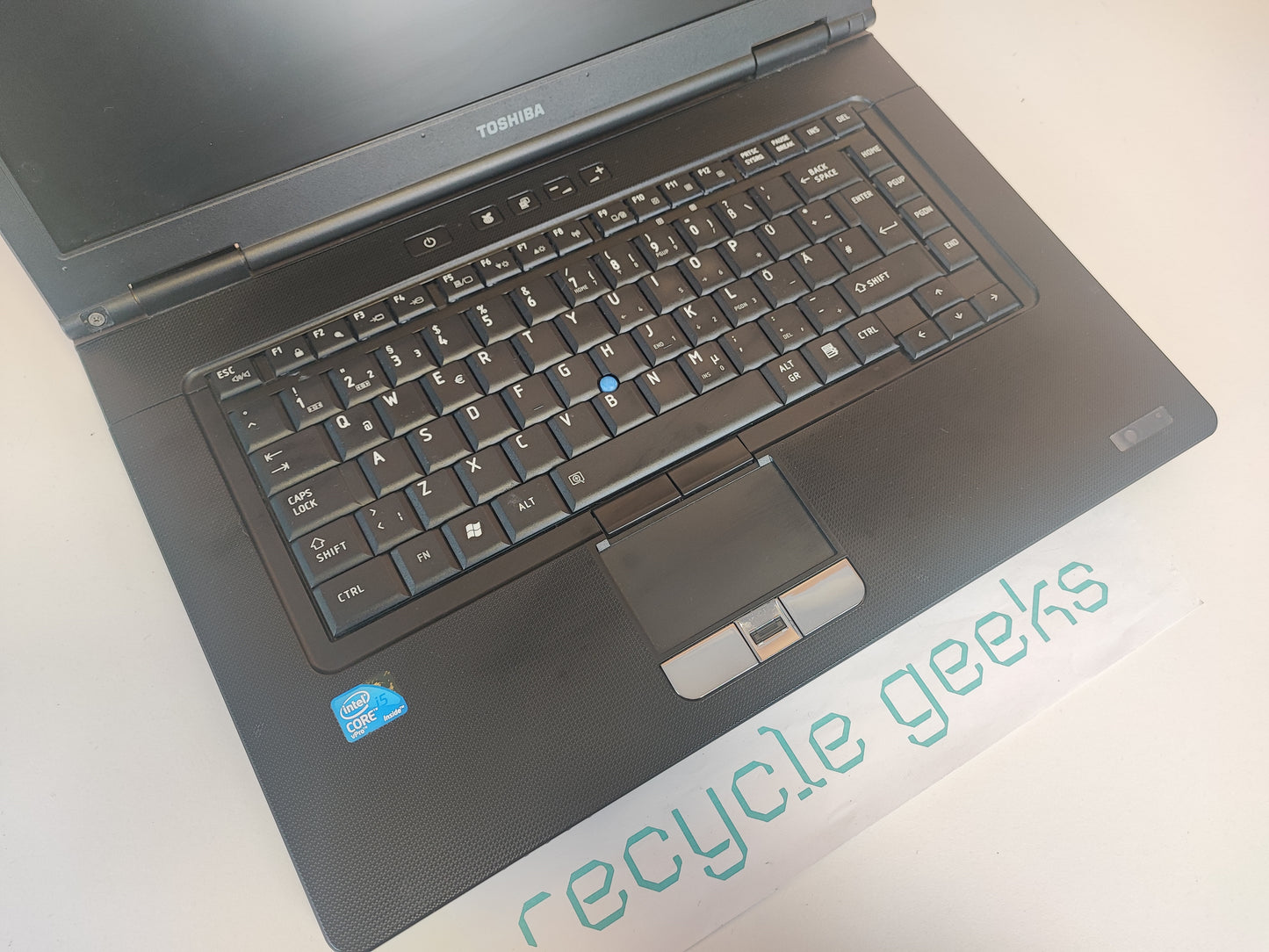 Portátil Toshiba Tecra A11-1D9 i5 1st gen Estado: Razoável - C PARA PEÇAS