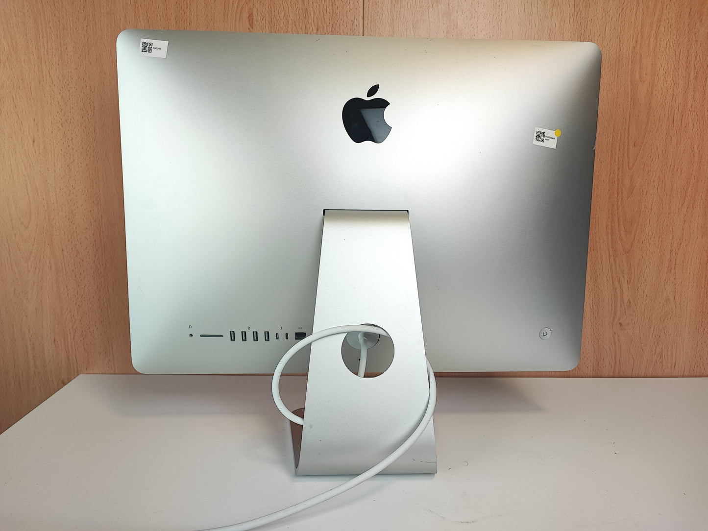 Computador Fixo Apple iMac 2017 (18,2) A1418 Intel Core i5 7400 8GB RAM DDR4 1TB SSD SATA