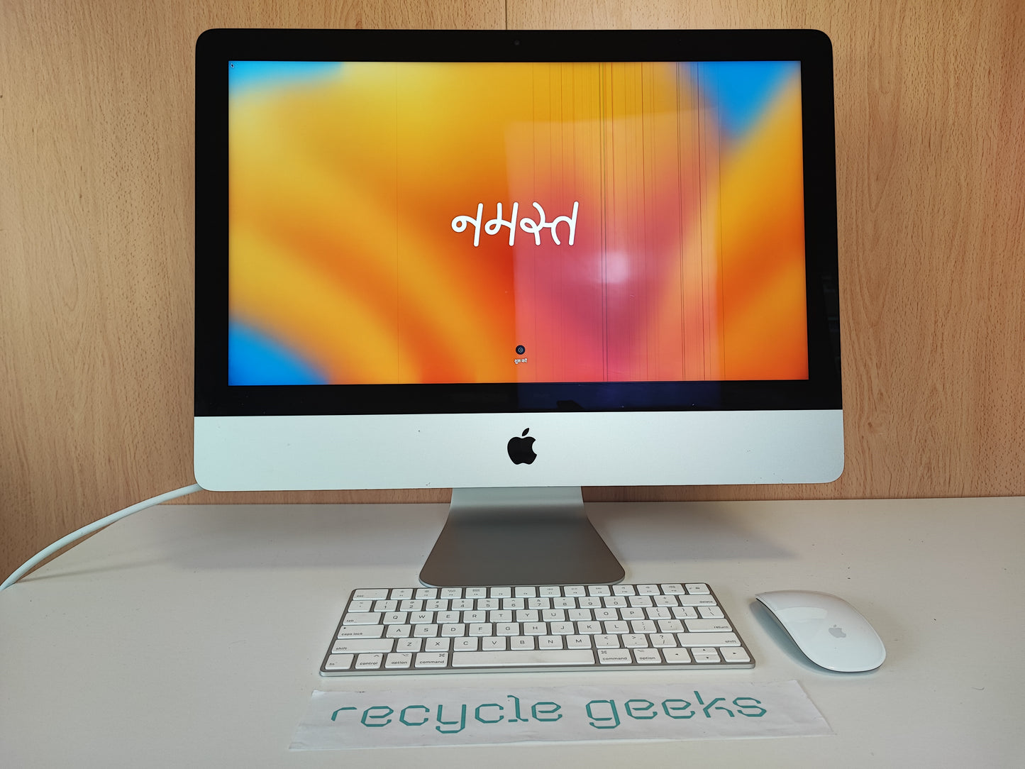 Computador Fixo Apple iMac 2017 (18,2) A1418 Intel Core i5 7400 8GB RAM DDR4 1TB SSD SATA