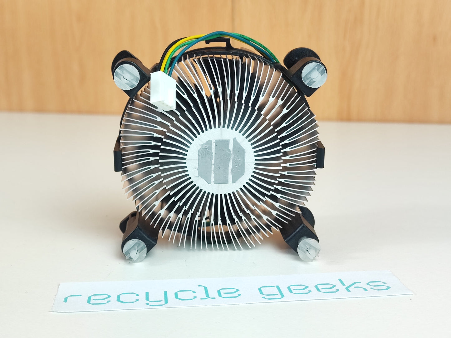 Intel E97379-003 Core i3/i5/i7 Socket 1150/1155/1156 4-Pin Estado: Excelente - A