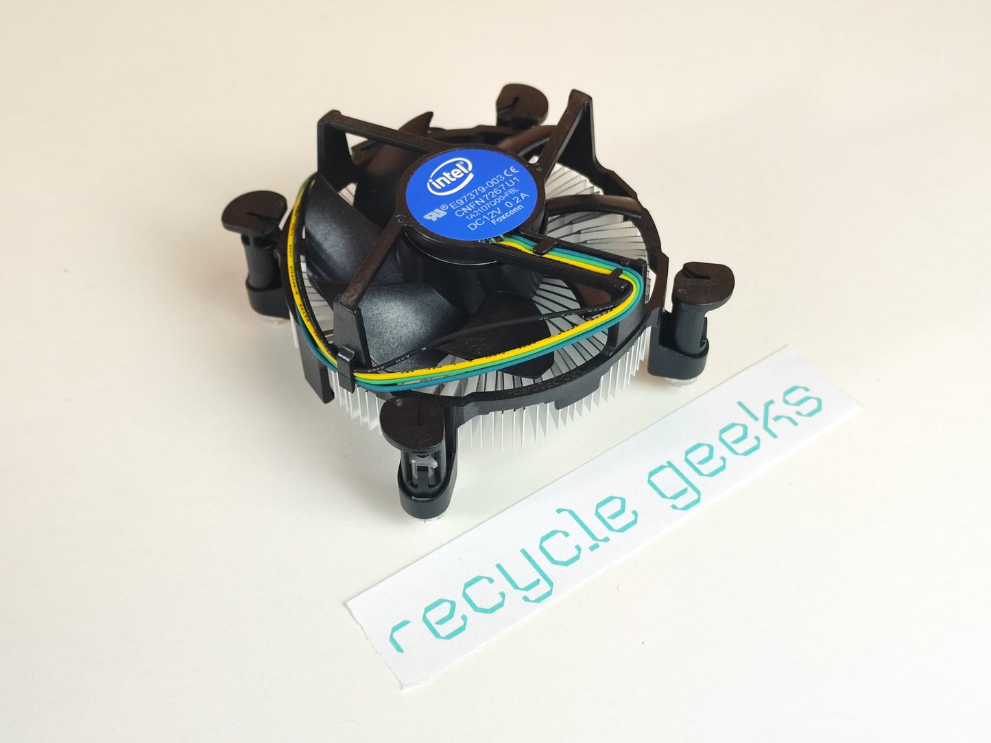 Intel E97379-003 Core i3/i5/i7 Socket 1150/1155/1156 4-Pin Estado: Excelente - A