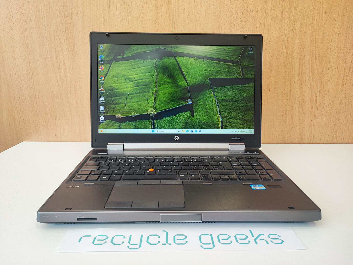 Portátil HP EliteBook 8570w Intel Core i7-3720QM 16GB RAM DDR3 240GB SSD SATA Teclado PT Portugal Estado: Muito Bom - B