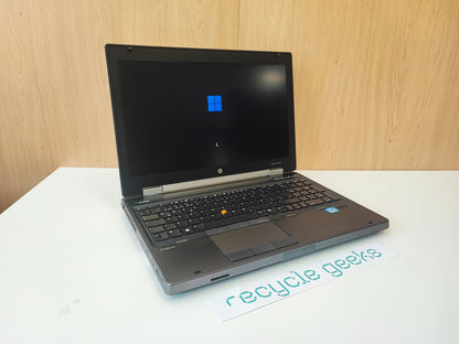 Portátil HP EliteBook 8570w Intel Core i7-3720QM 16GB RAM DDR3 240GB SSD SATA Teclado PT Portugal Estado: Muito Bom - B