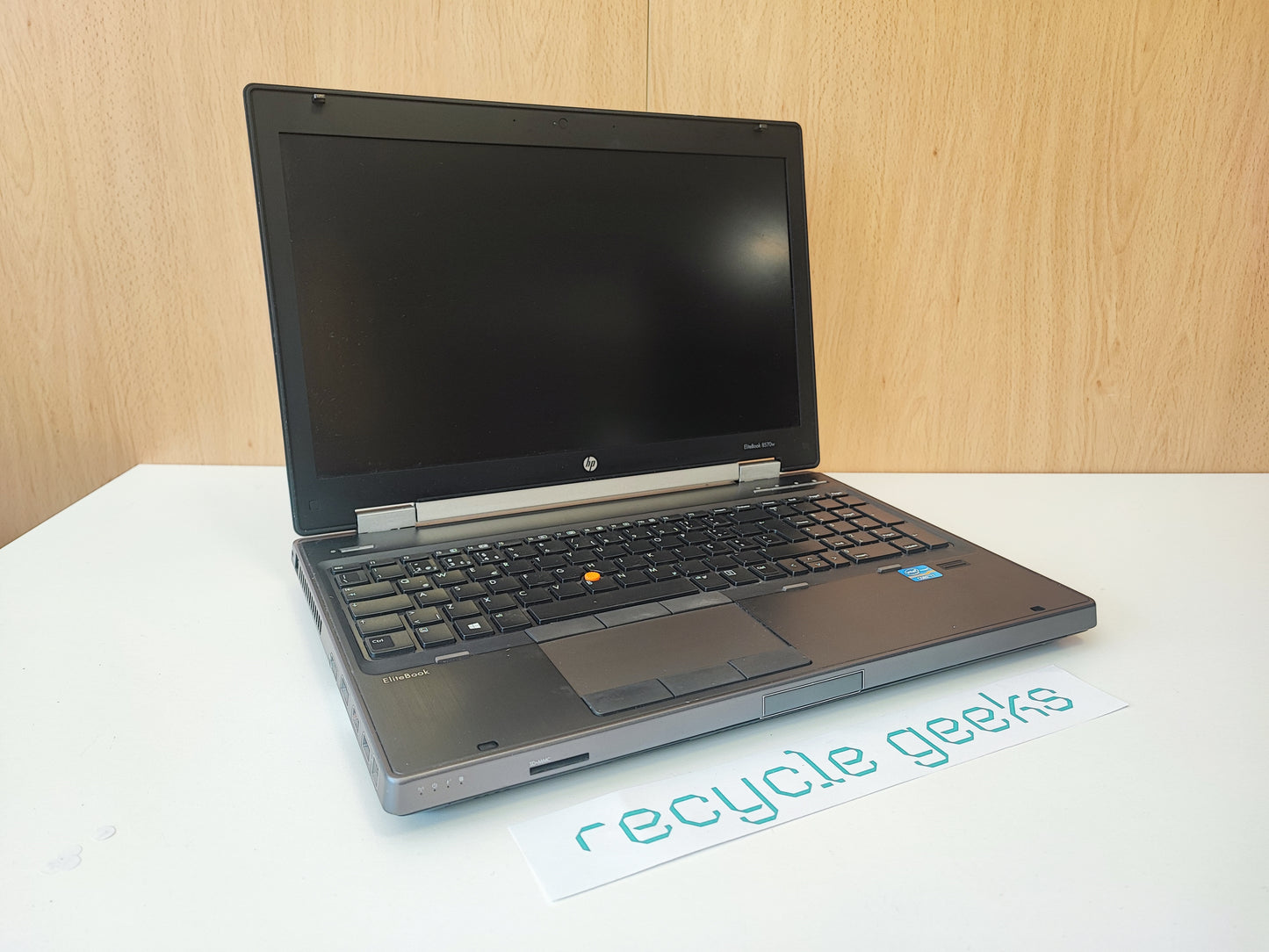 Portátil HP EliteBook 8570w Intel Core i7-3720QM 16GB RAM DDR3 240GB SSD SATA Teclado PT Portugal Estado: Muito Bom - B