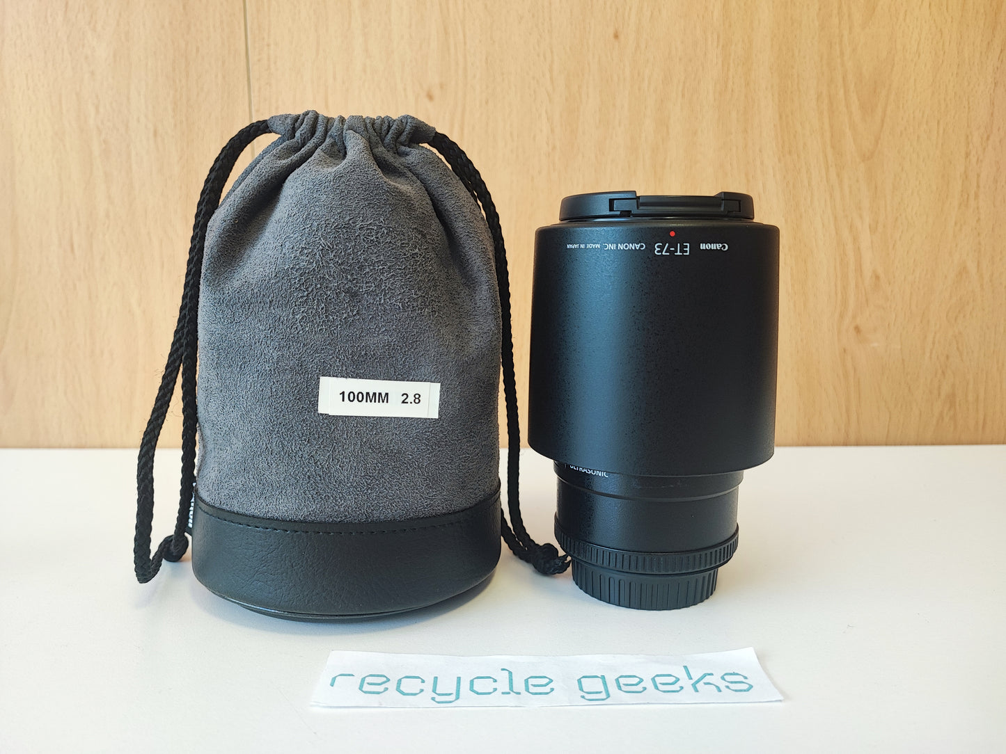 Canon EF 100mm f/2.8L Macro IS USM Estado: Excelente