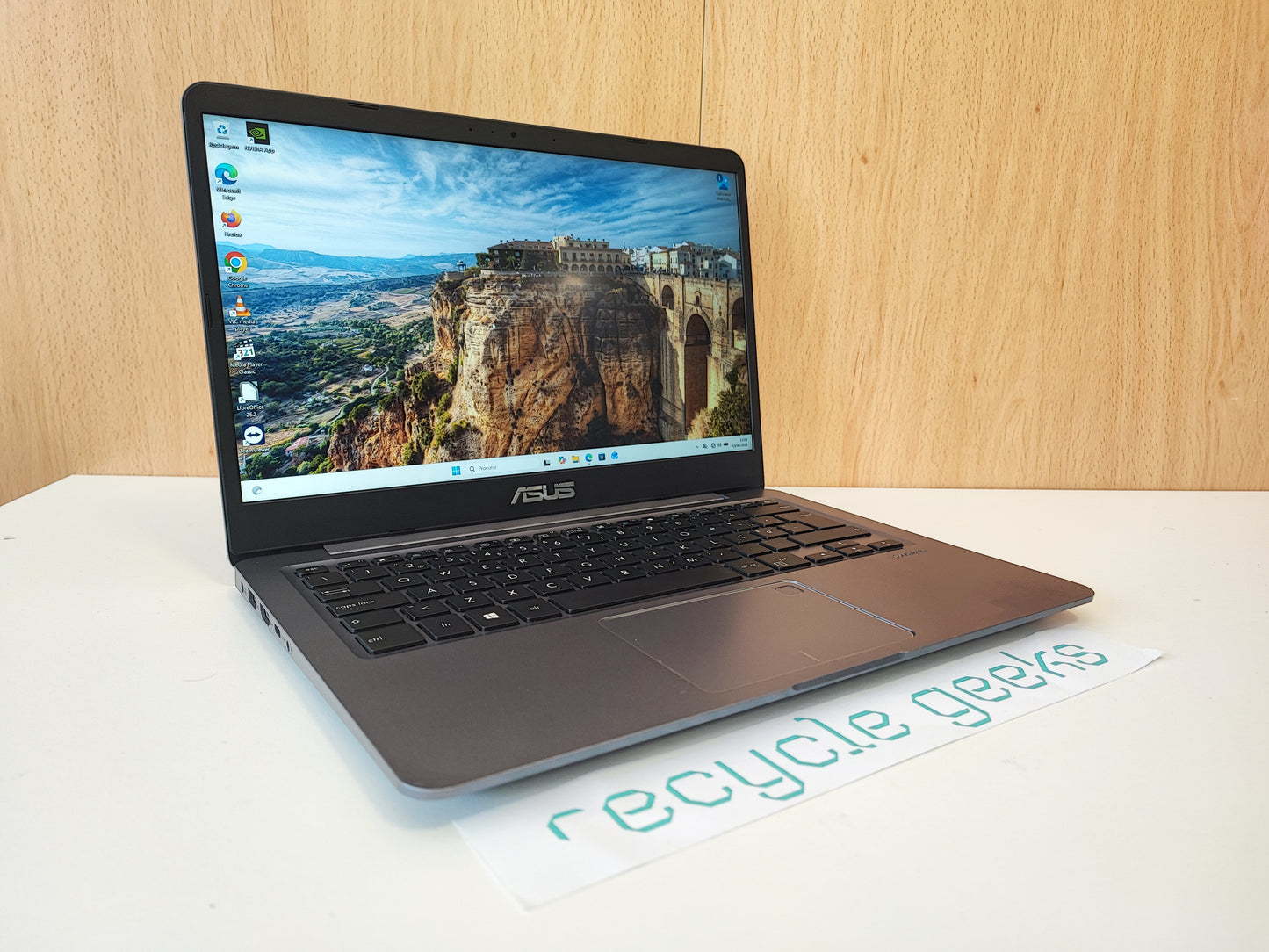 Portátil Asus VivoBook S S410UN Intel Core i5-8250U 8GB RAM DDR4 128GB SSD SATA Teclado PT Portugal Estado: Muito Bom - B
