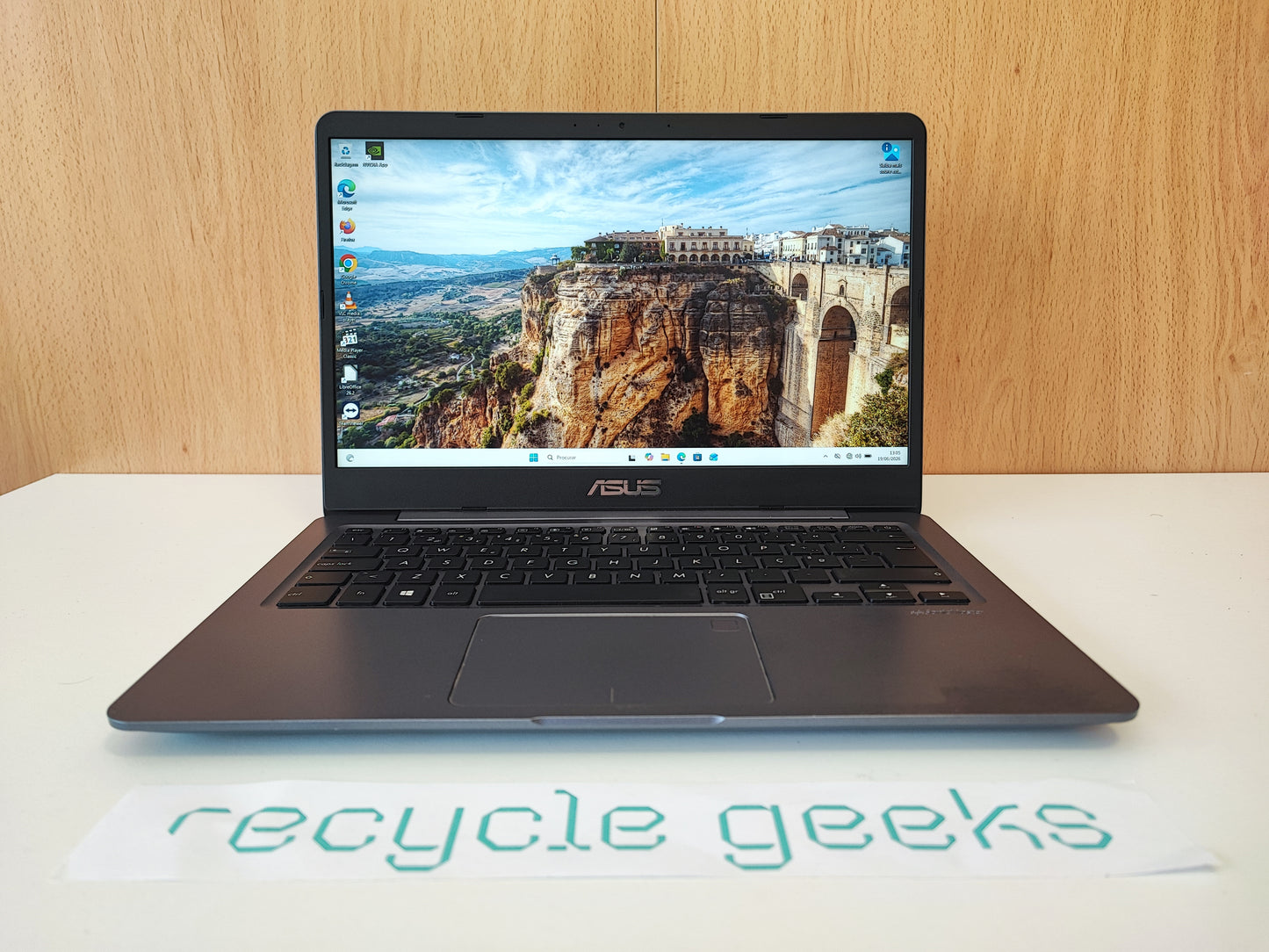 Portátil Asus VivoBook S S410UN Intel Core i5-8250U 8GB RAM DDR4 128GB SSD SATA Teclado PT Portugal Estado: Muito Bom - B