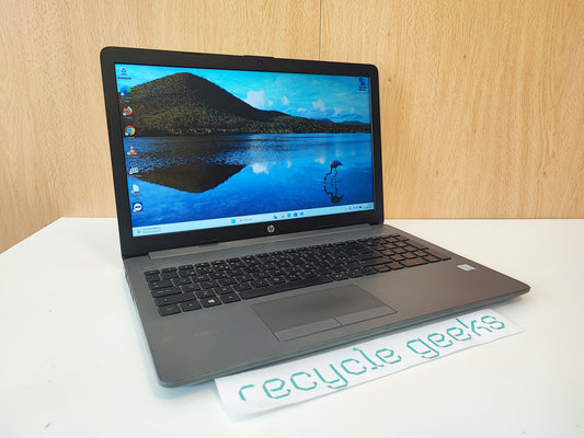Portátil HP 250 G7 Intel i5-8265U 8GB Ram 128GB SSD Teclado PT Win 11 Estado: Muito Bom - B