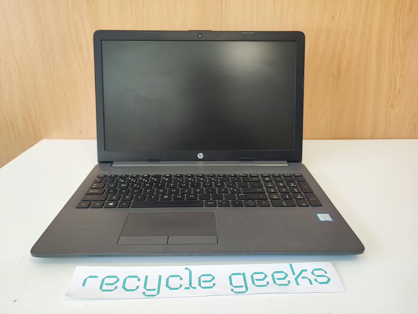 Portátil HP 250 G7 Intel i5-8265U 8GB Ram 128GB SSD Teclado PT Win 11 Estado: Muito Bom - B