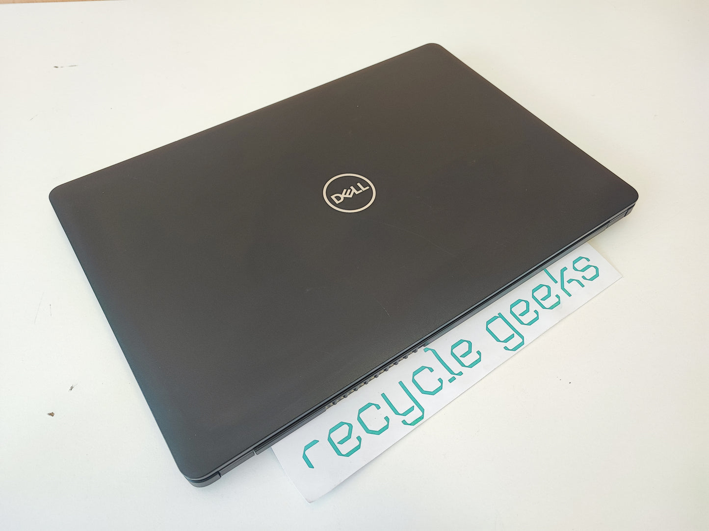 Portátil Dell Latitude 3580 Intel i5-6200U 8GB Ram 240GB SSD Teclado PT Win 11 Estado: Muito Bom - B