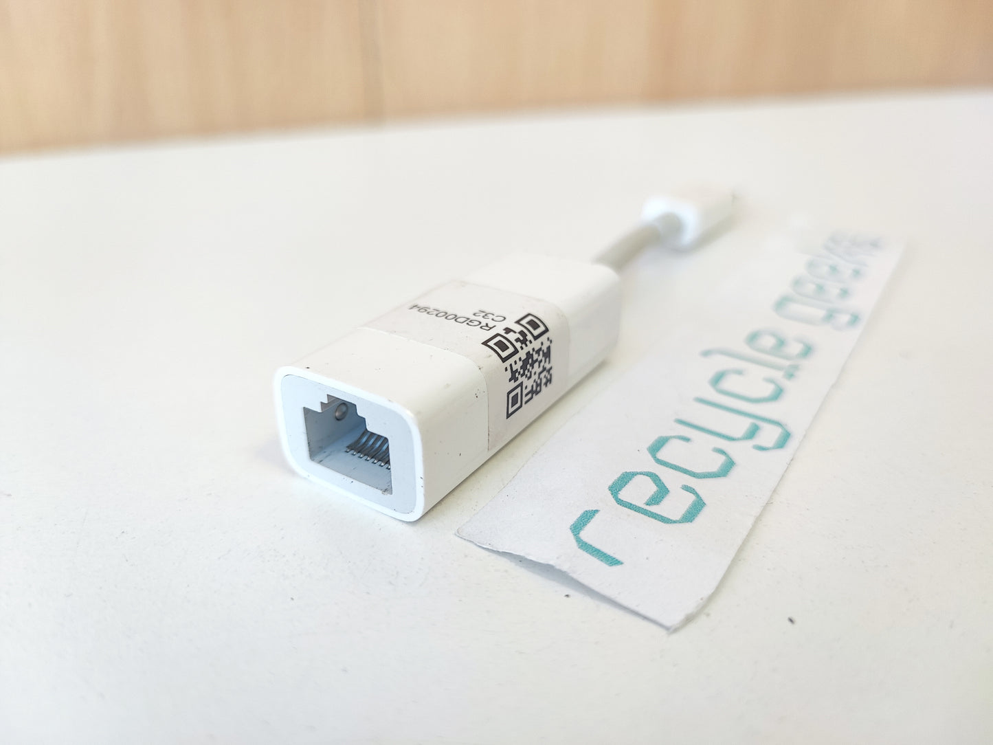 Apple Thunderbolt to Gigabit Ethernet A1433 Condition: Excellent - A