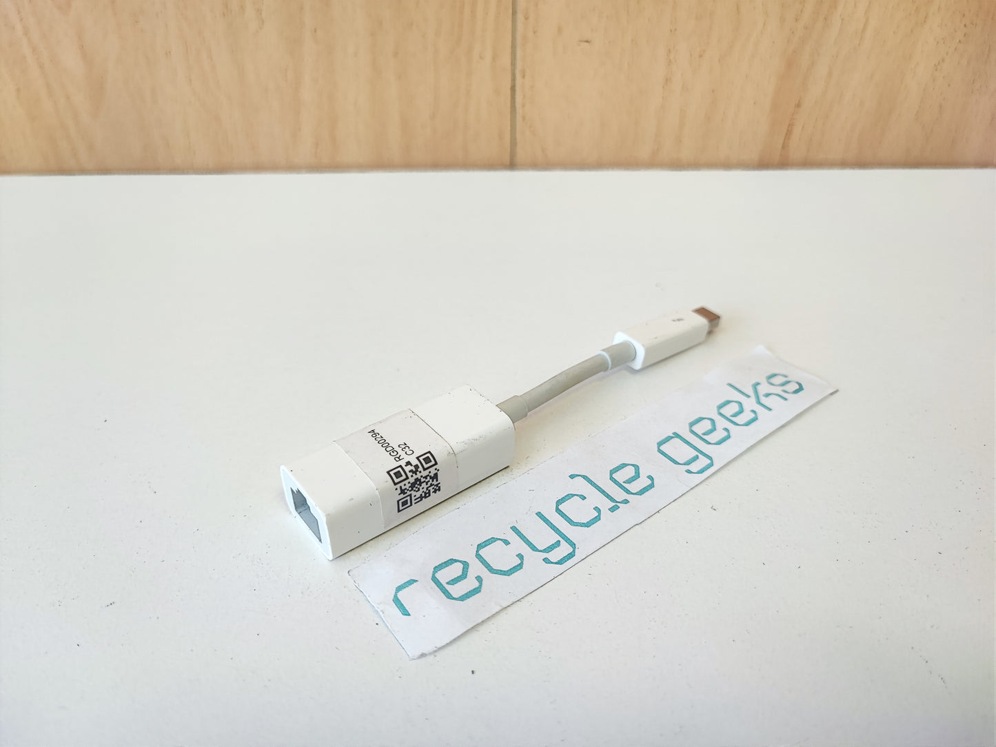 Apple Thunderbolt to Gigabit Ethernet A1433 Condition: Excellent - A