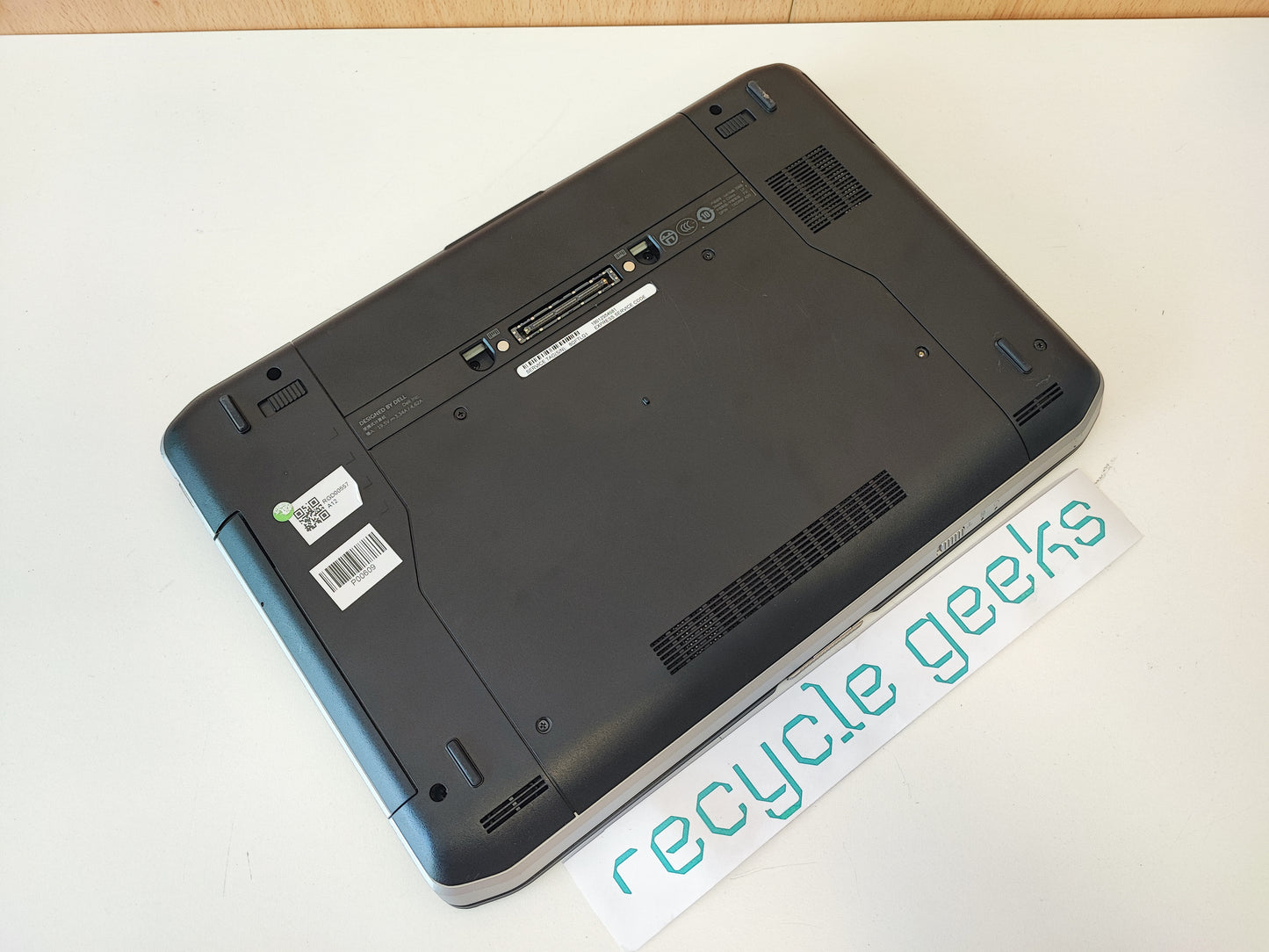 Dell Latitude E5420 14'' HD i5-2520M 8GB DDR3 128GB SSD Teclado PT Win 11 Estado: Razoável - C