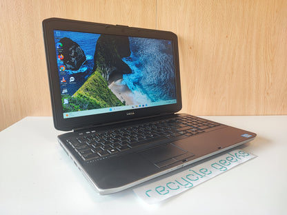 Dell Latitude E5530 Intel i5-3340M 8GB RAM 128GB SSD Teclado PT Win 11 Estado: Muito Bom - B