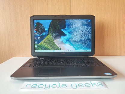Dell Latitude E5530 Intel i5-3340M 8GB RAM 128GB SSD Teclado PT Win 11 Estado: Muito Bom - B