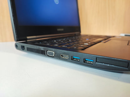 Samsung NP400B4B (Preto) — Grade C