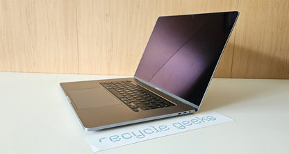 Portátil Apple Macbook Pro A2141 i9 9980HK 64GB RAM DDR4 1TB NVMe Teclado PT Portugal Estado: Excelente - A