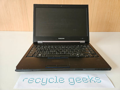 Portátil Samsung NP400B4B-A01PT intel core i5-2520M 4gb RAM DDR3 320GB HDD Teclado PT Portugal Estado: Mau - D