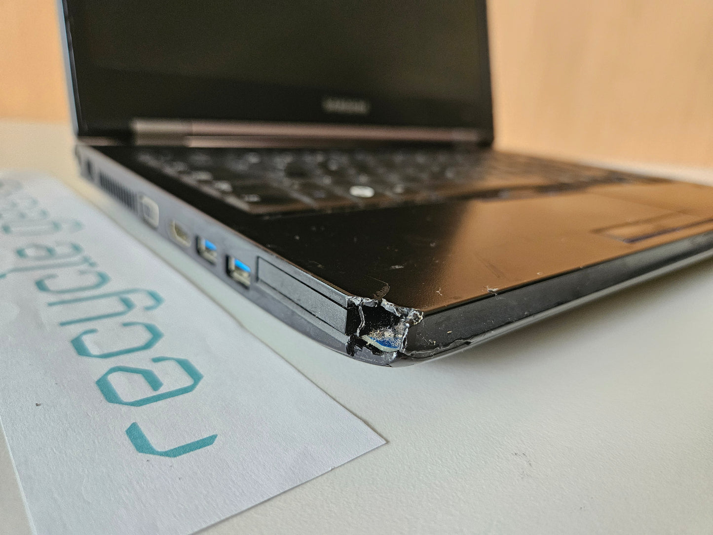 Portátil Samsung NP400B4B-A01PT intel core i5-2520M 4gb RAM DDR3 320GB HDD Teclado PT Portugal Estado: Mau - D