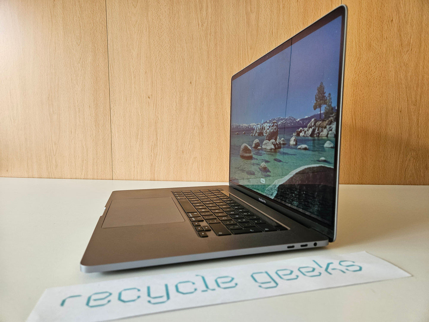 Portátil Apple Macbook Pro A2141 Intel Core i9 64GB RAM DDR4 1TB SSD | Bateria Excelente | Teclado PT | Estado: Muito Bom - B