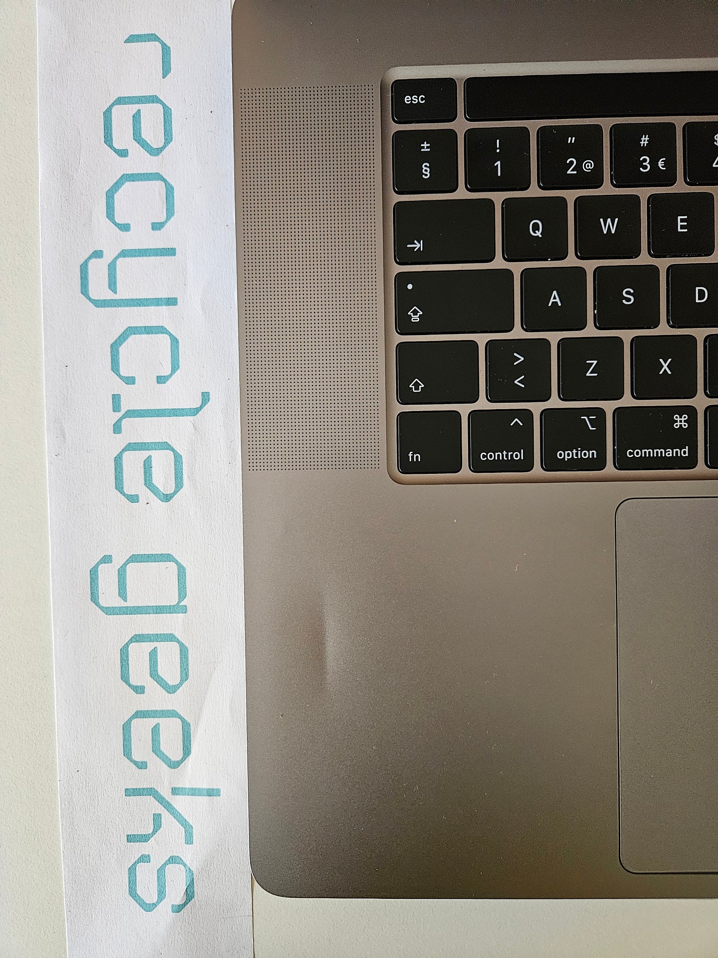 Portátil Apple Macbook Pro A2141 Intel Core i9 64GB RAM DDR4 1TB SSD | Bateria Excelente | Teclado PT | Estado: Muito Bom - B