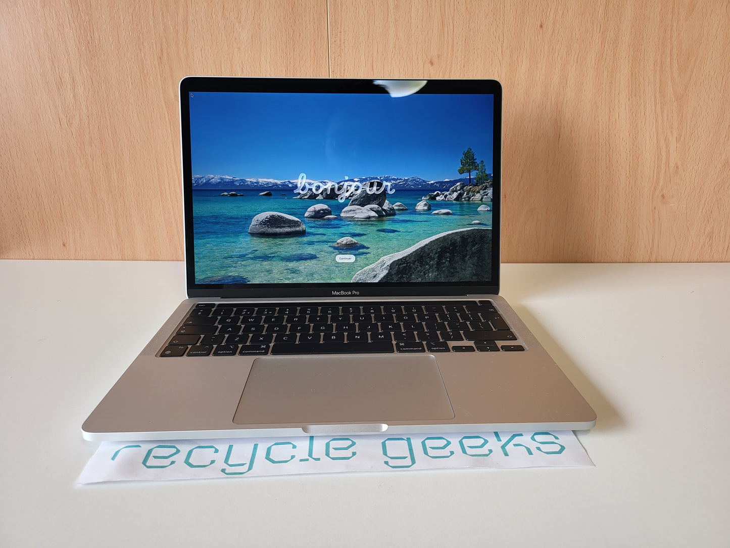 Apple Macbook Pro A2338 2020 M1 16GB Ram 512GB SSD macOS Tahoe (silver) — Grade B