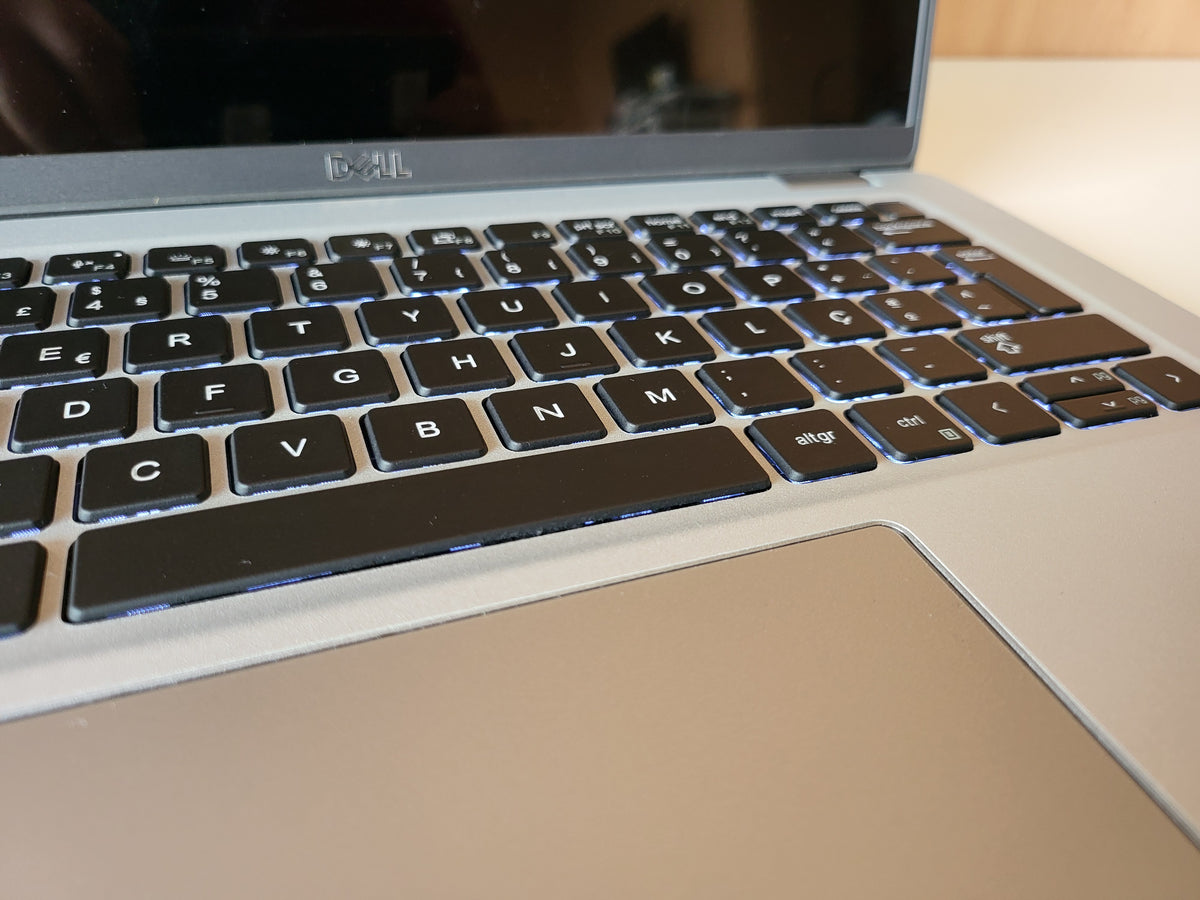 Dell Latitude 5430 (2022) i5-1235U 16GB Ram 240GB SSD 14" Full HD Win 11