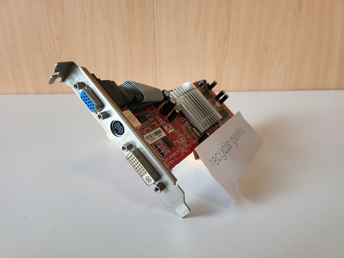 Placa Gráfica ATI Radeon 9200 SE 128MB AGP (Preto) — Grade B