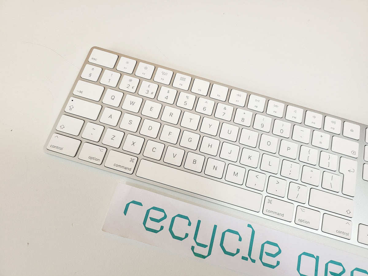 Apple Magic Keyboard with Numeric Keypad A1843 MQ052B/A EN-UK (white) — Grade A